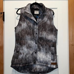 Women’s Kavu puffy tree vest